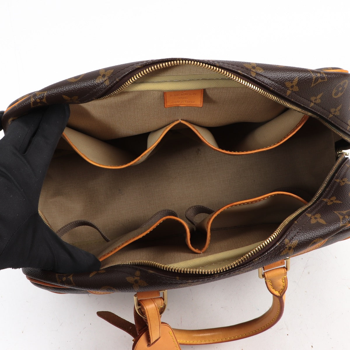 Buy an authentic second hand Louis Vuitton Monogram Canvas Deauville Bag in very good condition at Labellov