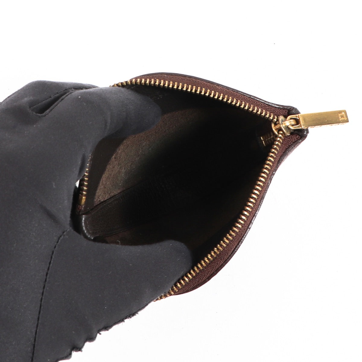 Shop safe online at LABELLOV in Antwerp this 100% authentic second hand Delvaux Brown Leather Coin Wallet
