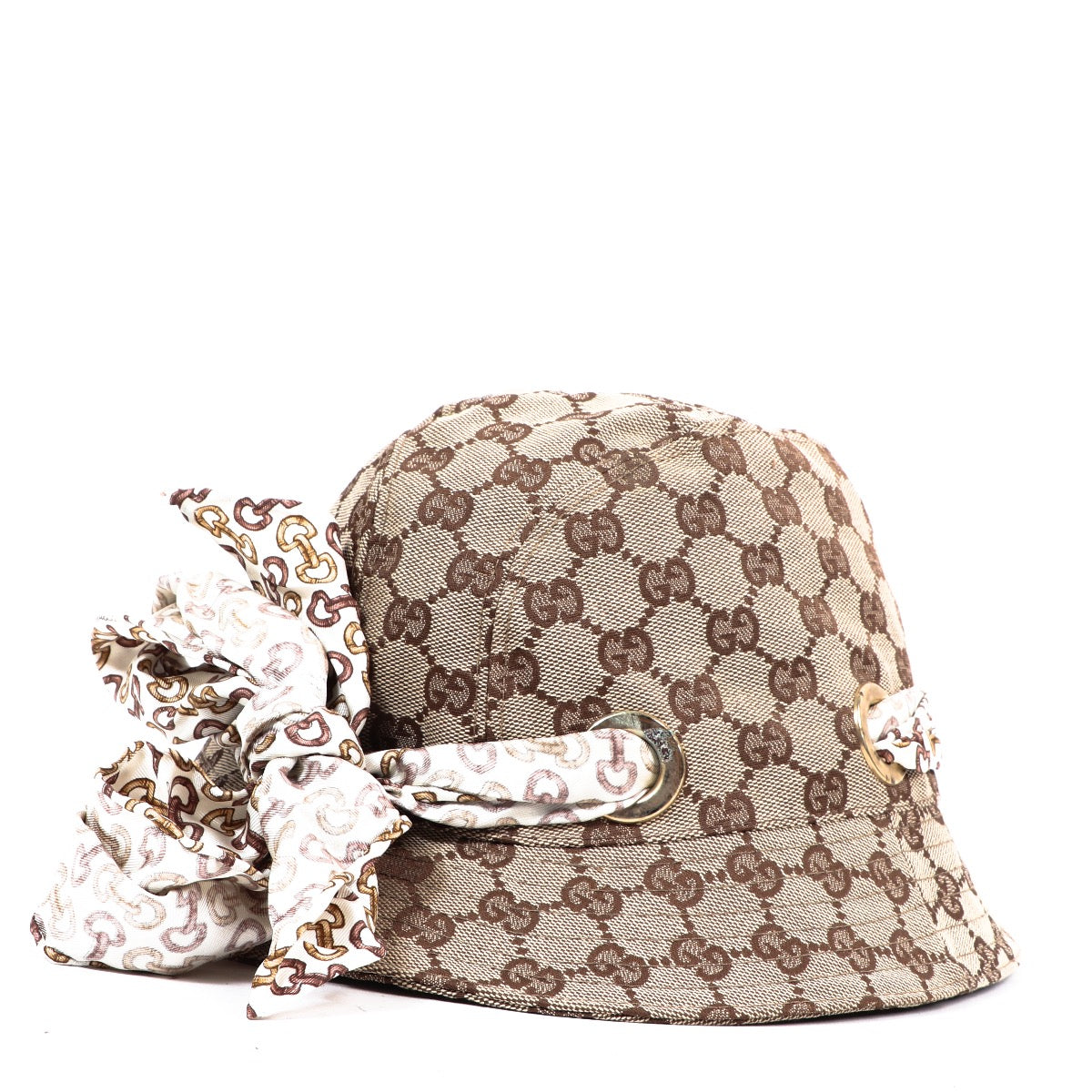 Buy an authentic Gucci Monogram GG Canvas Bucket Hat in very good condition at Labellov in Antwerp.
