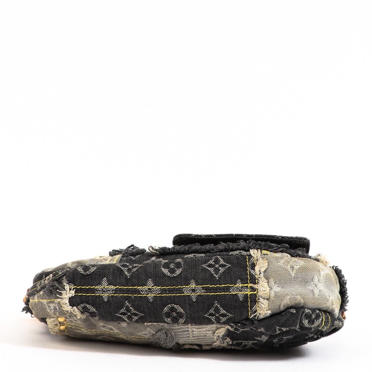 Buy an authentic second-hand Louis Vuitton Blue Monogram Denim Shoulder Bag in good condition at Labellov in Antwerp.