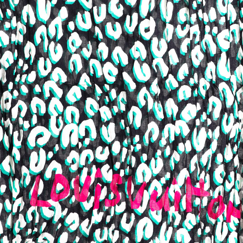 Buy an authentic Louis Vuitton Green Leopard Stephen Sprouse Cotton Scarf in very good condition at Labellov in Antwerp.