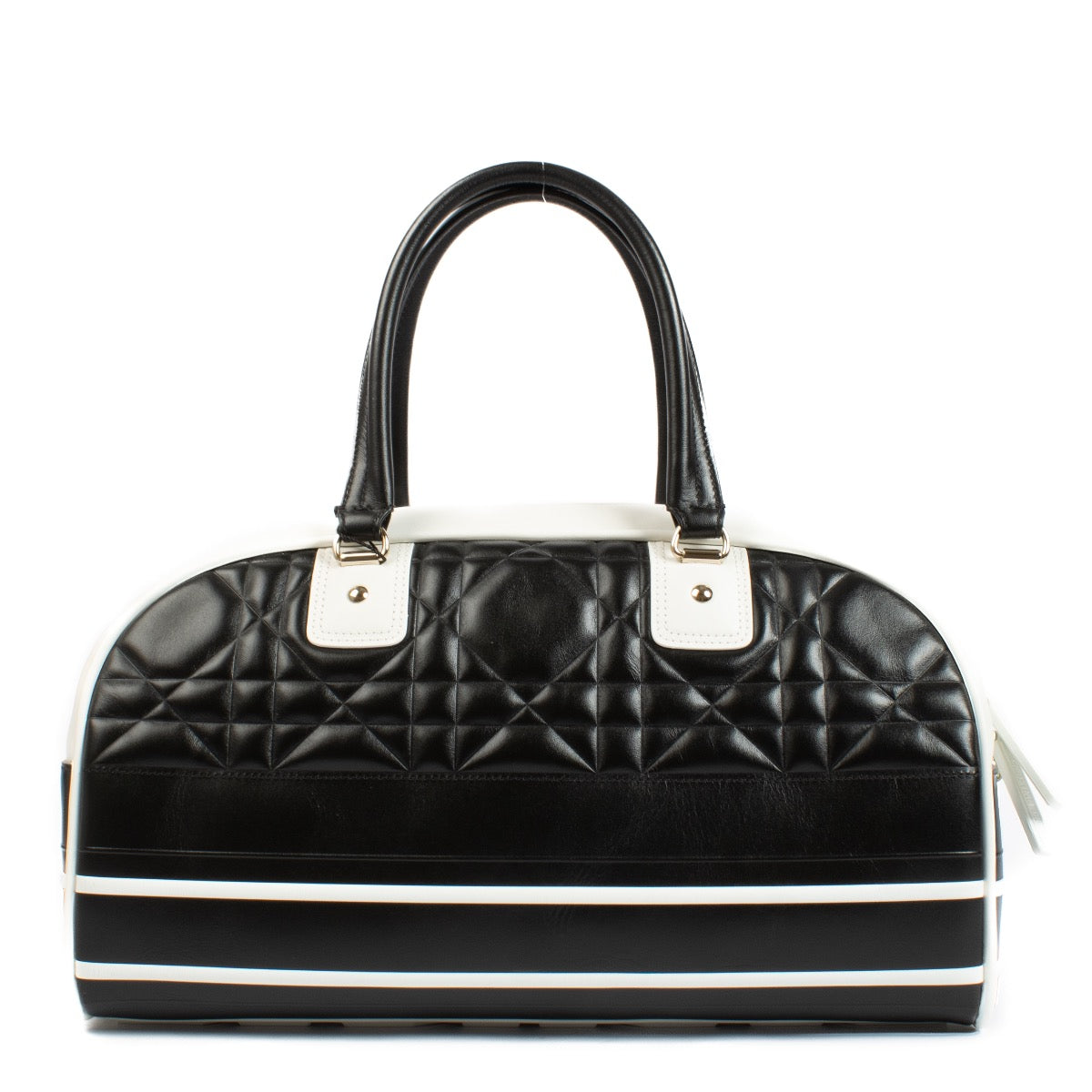 Shop safe online at Labellov in Antwerp, Brussels and Knokke this 100% authentic second hand Dior Black Calfskin Medium Dior Vibe Bag