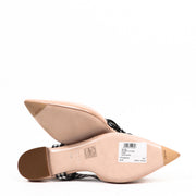 Buy an authentic second-hand Miu Miu Nude Patent Bow Flats in Size 41 1/2 in very good condition at Labellov in very good condition.