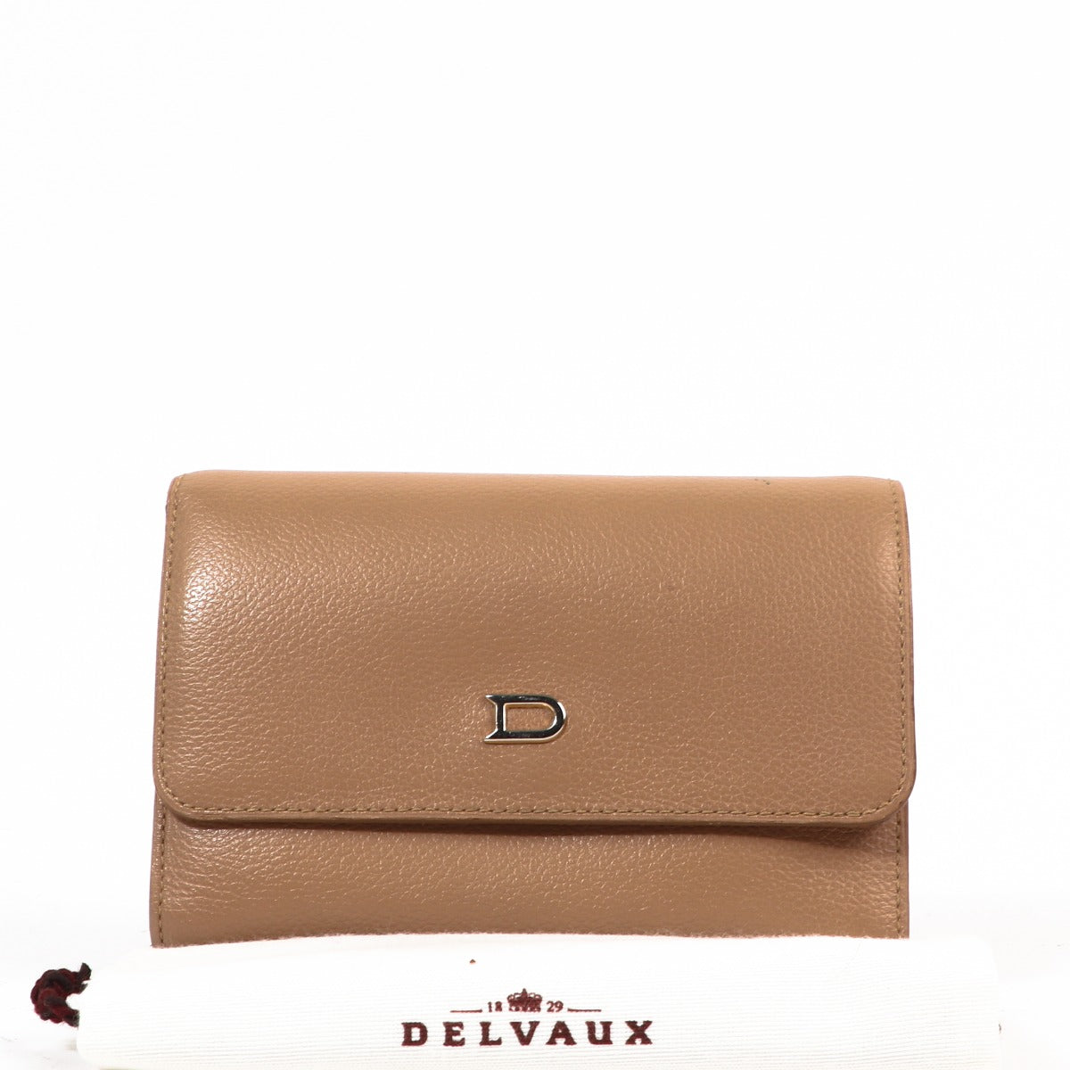 Buy an authentic second hand Delvaux Beige Leather Wallet in good condition at Labellov Antwerp.