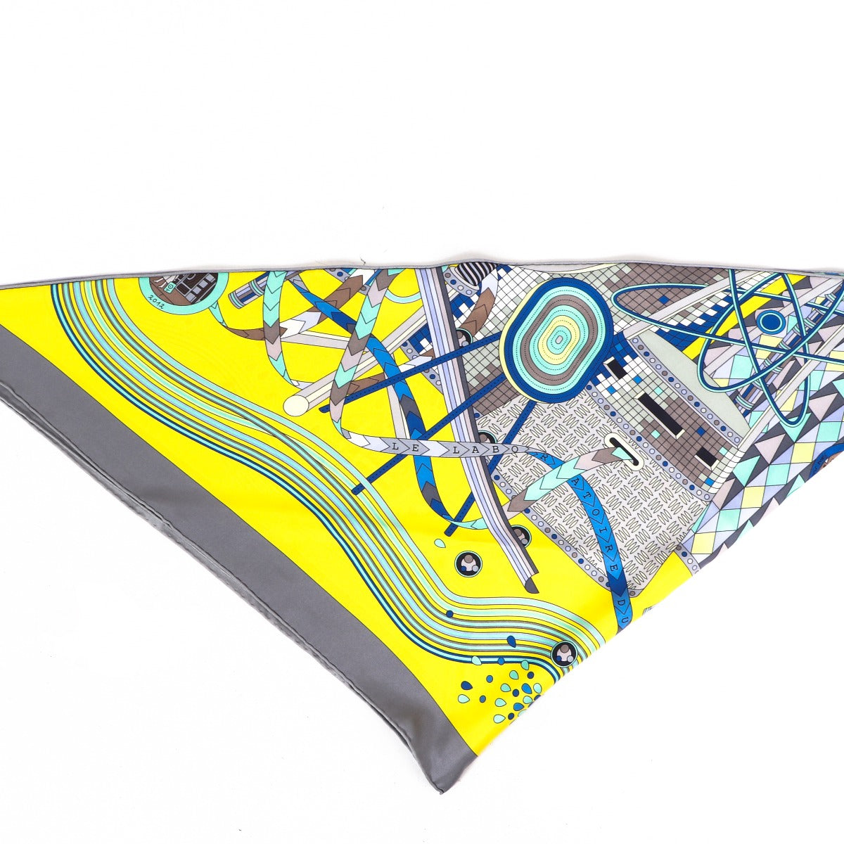 Buy an authentic second-hand Hermès Multicolor Silk Triangle Scarf in very good condition at Labellov in Antwerp.