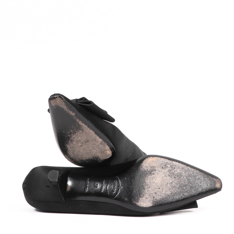 Buy authentic second-hand Prada Black Satin Kitten Heels - Size 37 in very good condition at Labellov in Antwerp.