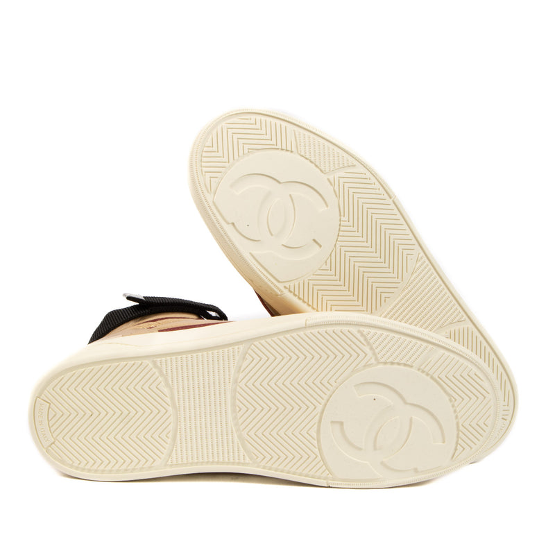 Chanel Gouden Hoge Sneakers - maat 38