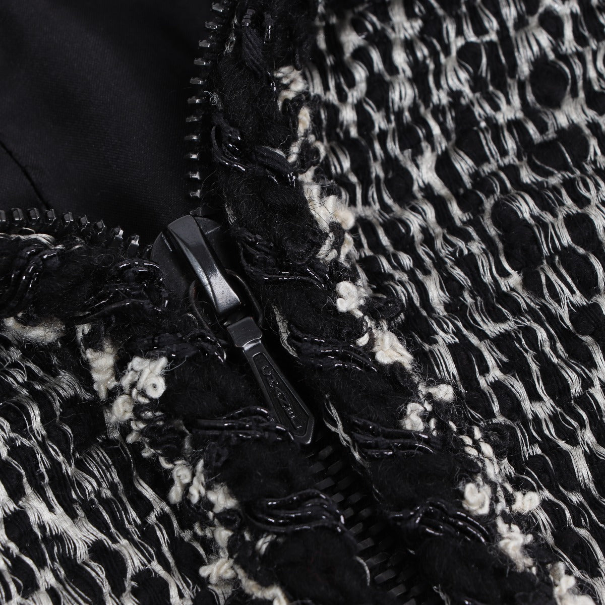 Jupe en tweed noir et blanc Chanel Pre-Fall 2011 - Taille FR40