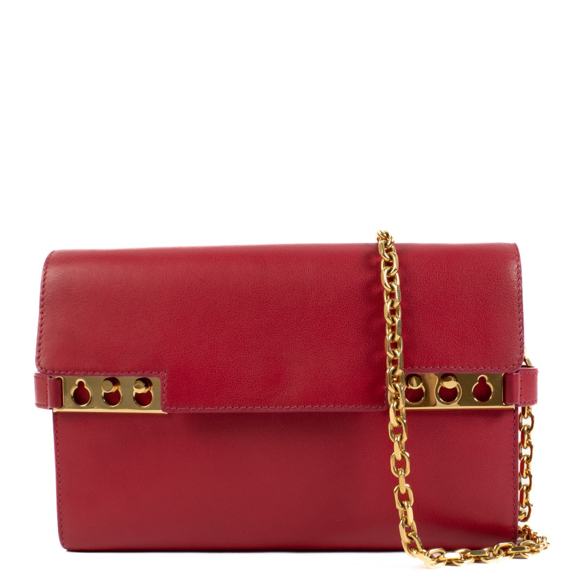 Shop safe online at Labellov in Antwerp, Brussels and Knokke this 100% authentic second hand Delvaux Framboise Tempête Wallet On Chain . Veilig online tweedehands authentieke Delvaux Framboise Tempête Wallet On Chain clutch kopen bij Labellov.