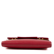 Shop safe online at Labellov in Antwerp, Brussels and Knokke this 100% authentic second hand Delvaux Framboise Tempête Wallet On Chain . Veilig online tweedehands authentieke Delvaux Framboise Tempête Wallet On Chain clutch kopen bij Labellov.