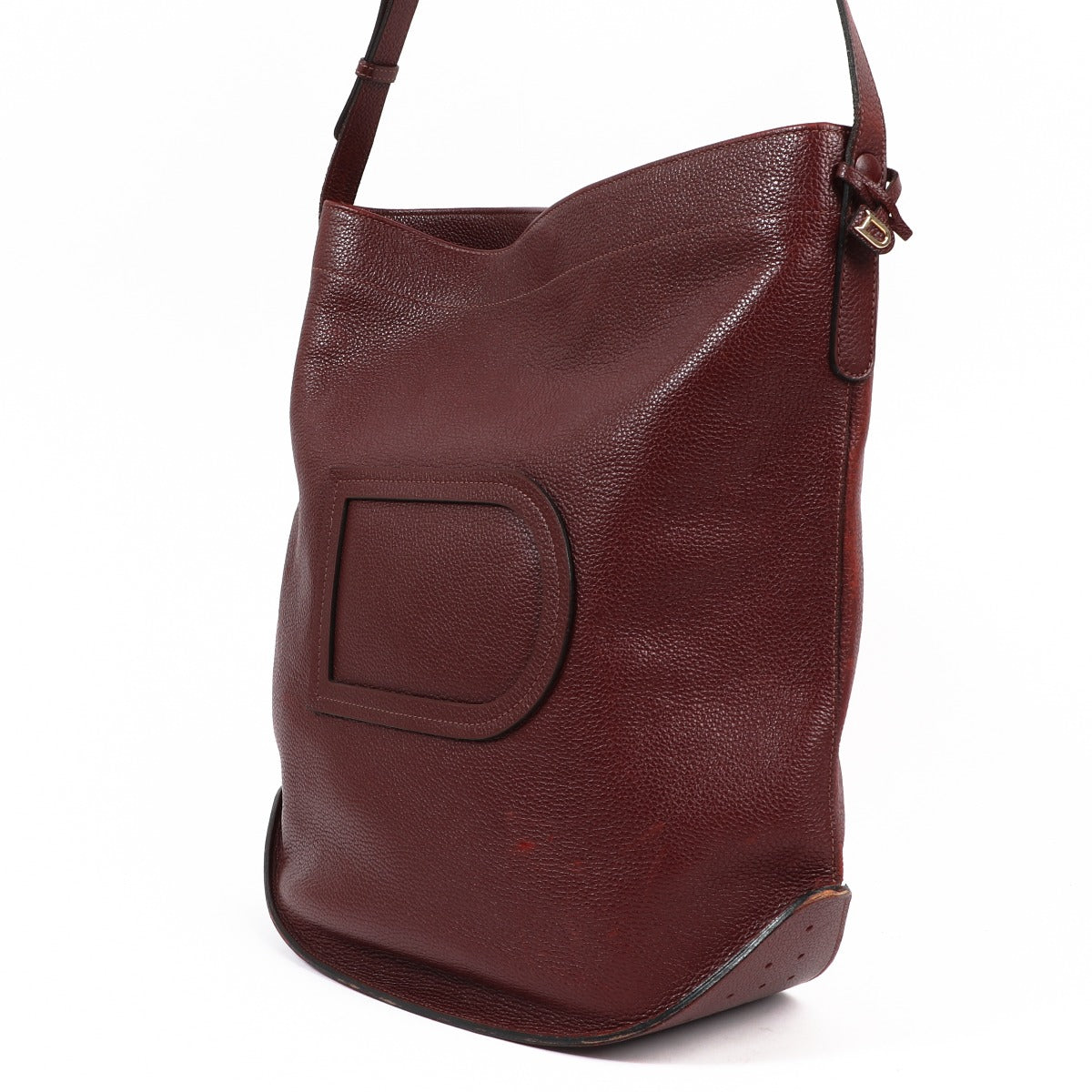 Buy an authentic second-hand Delvaux Burgundy Leather Le Pin Shoulder Bag in very good condition at Labellov in Antwerp.