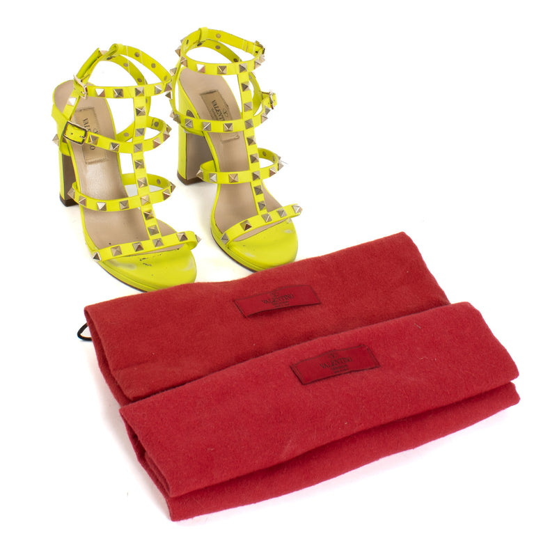 Valentino Garavani Neon Yellow Rockstud Heels - size 36 aan de beste prijs bij Labellov tweedehands luxe in Antwerpen en Knokke