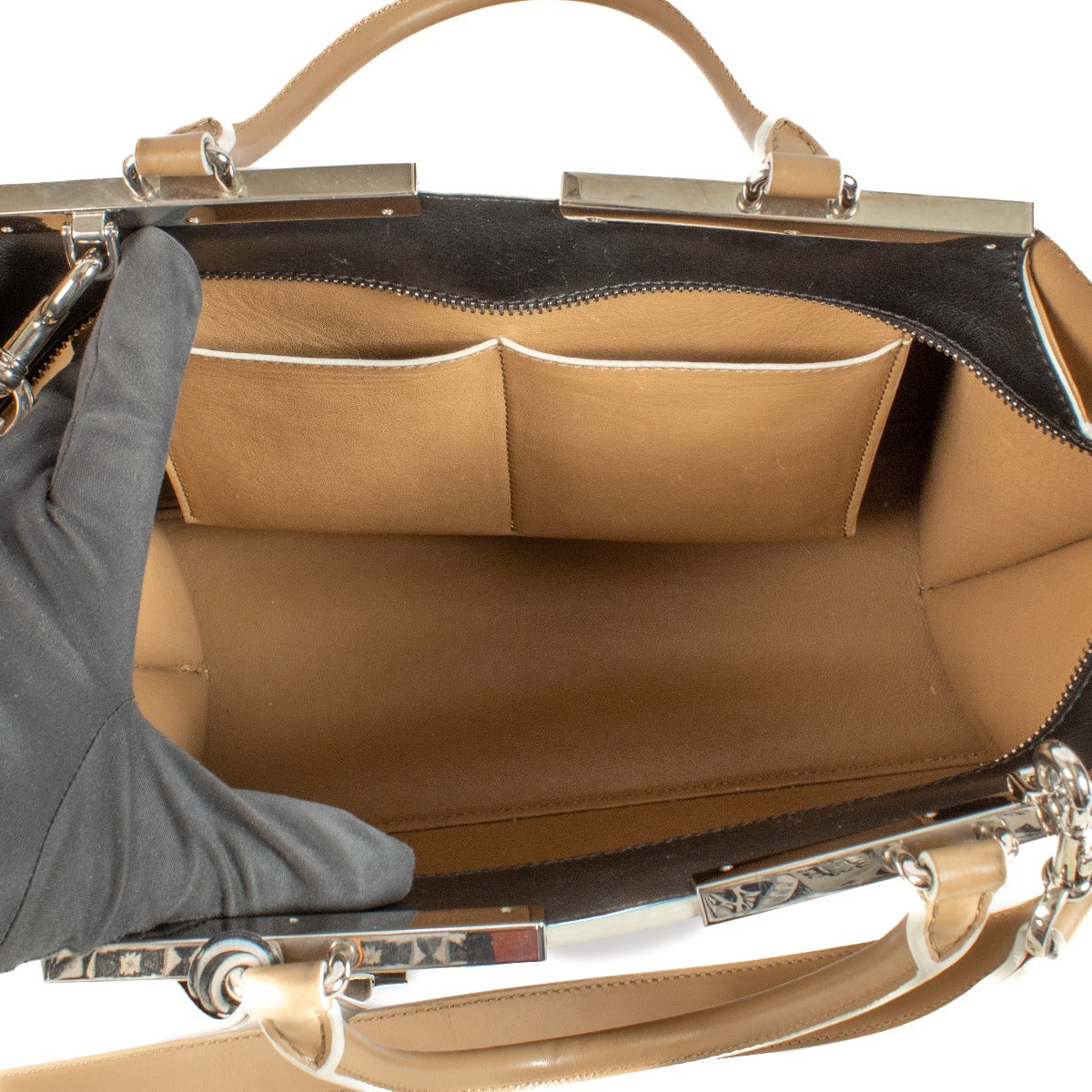 shop 100% authentic second hand Fendi Beige/Black 3jours Bag on Labellov.com