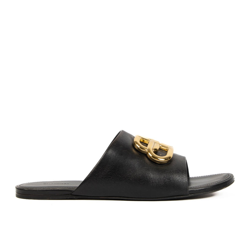 Shop safe online at Labellov in Antwerp, Brussels and Knokke these 100% authentic second hand Balenciaga Black BB Slides