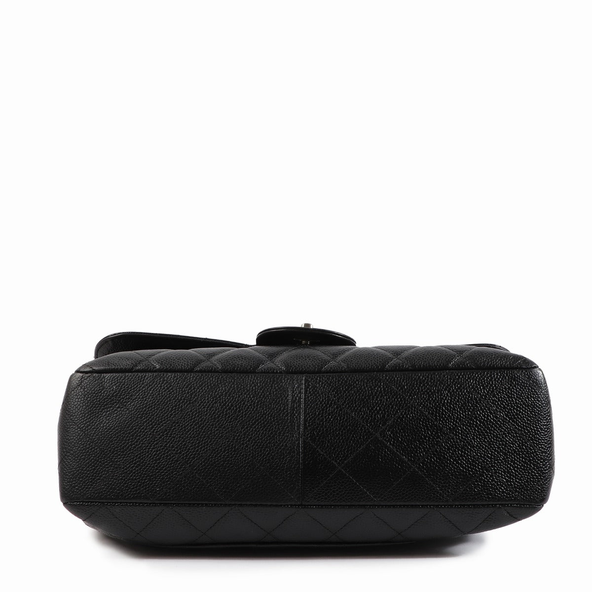 Buy an authentic second-hand Chanel Black Caviar Jumbo Flap Large Shoulder Bag in very good condition at Labellov in Antwerp.