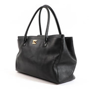 Buy an authentic second-hand Chanel Black Deerskin Executive Cerf Tote Bag in very good condition at Labellov in Antwerp.