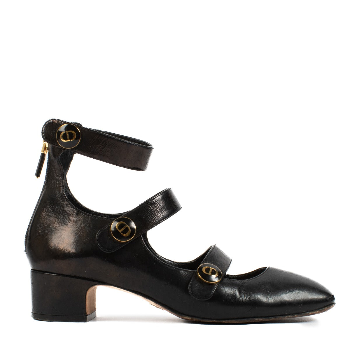 Shop safe online at Labellov in Antwerp, Brussels and Knokke this 100% authentic second hand Christian Dior Black D-Doll Pumps - Size 37,5