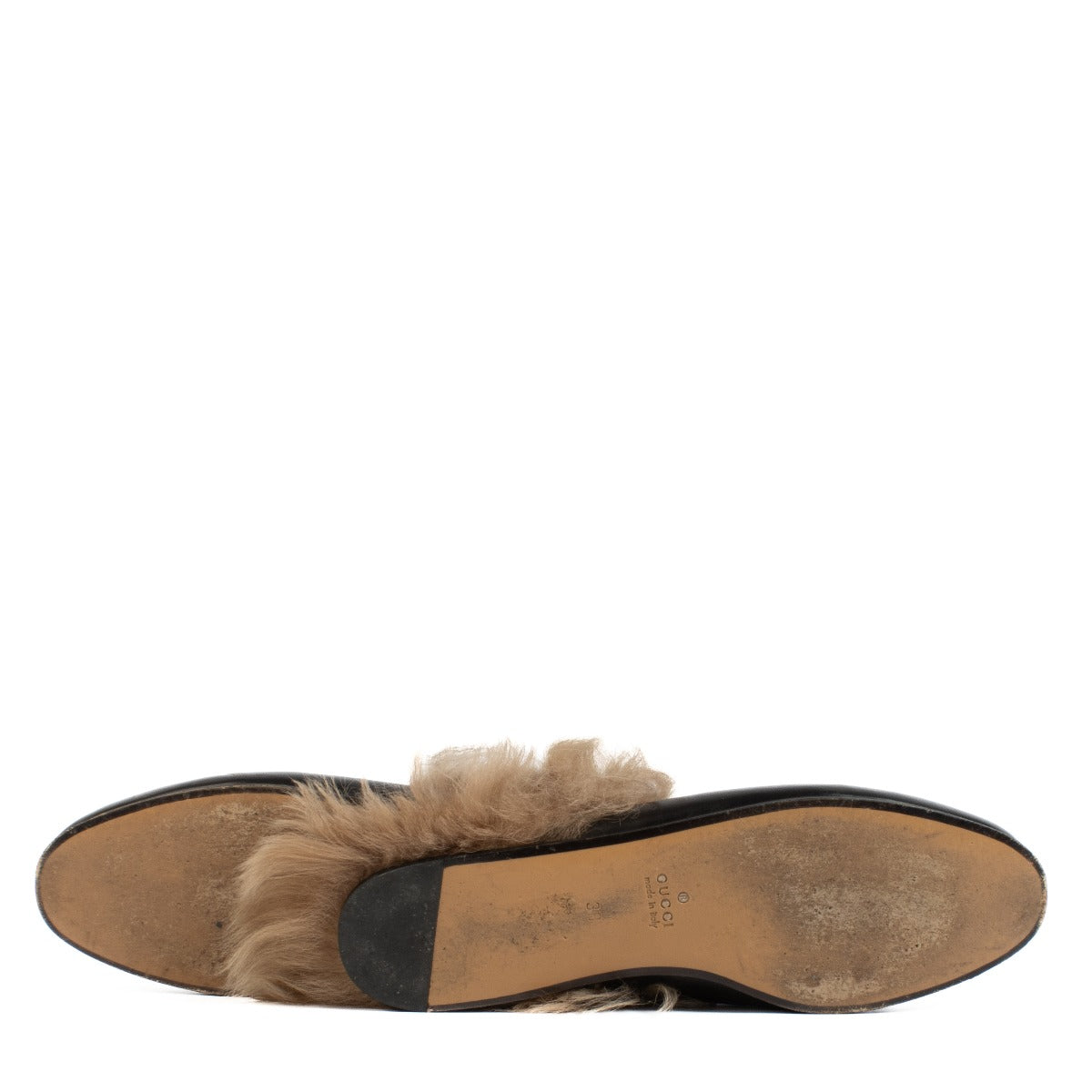 Shop safe online at Labellov in Antwerp, Brussels and Knokke this 100% authentic second hand Gucci Black Shearling Princetown Flats - Size 38