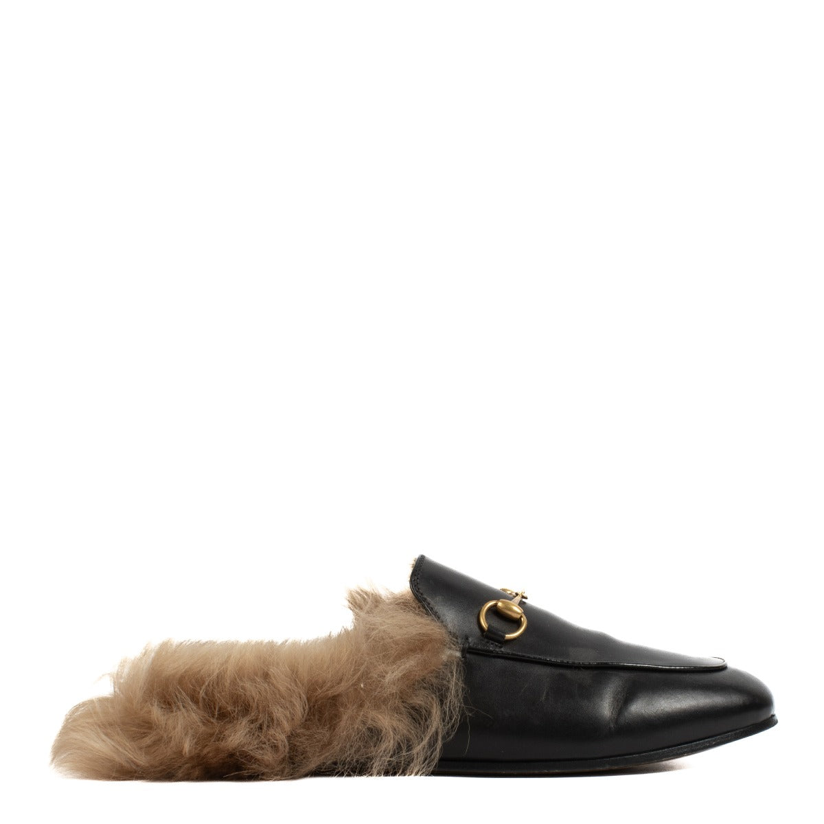 Shop safe online at Labellov in Antwerp, Brussels and Knokke this 100% authentic second hand Gucci Black Shearling Princetown Flats - Size 38