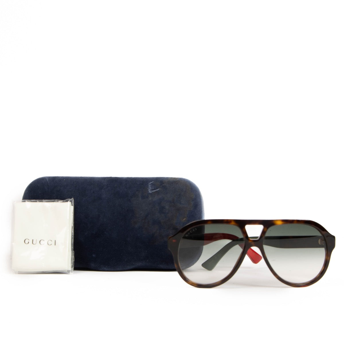 Shop safe online at Labellov in Antwerp, Brussels and Knokke these 100% authentic second hand Gucci Brown Aviator Sunglasses