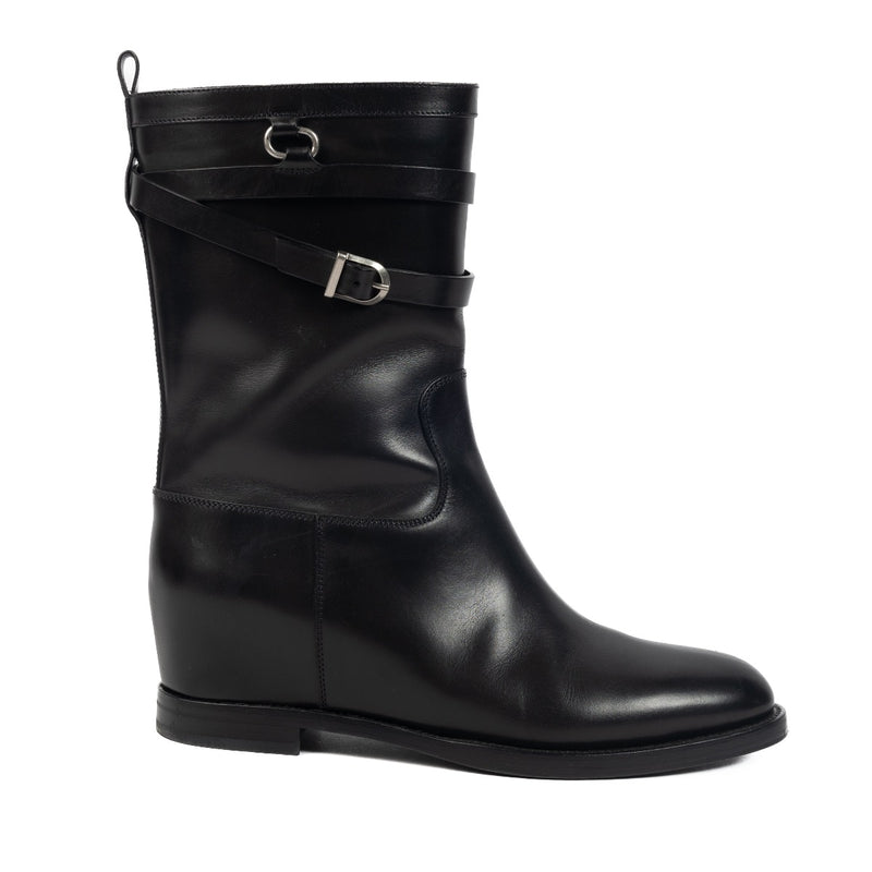 Shop 100% authentic second-hand Sartore Black Ankle Boots on Labellov.com