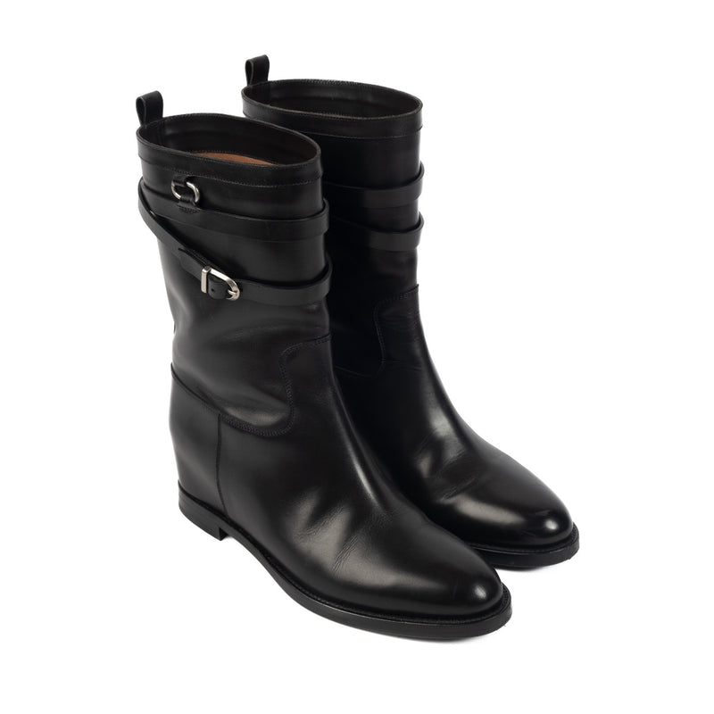 Shop 100% authentic second-hand Sartore Black Ankle Boots on Labellov.com