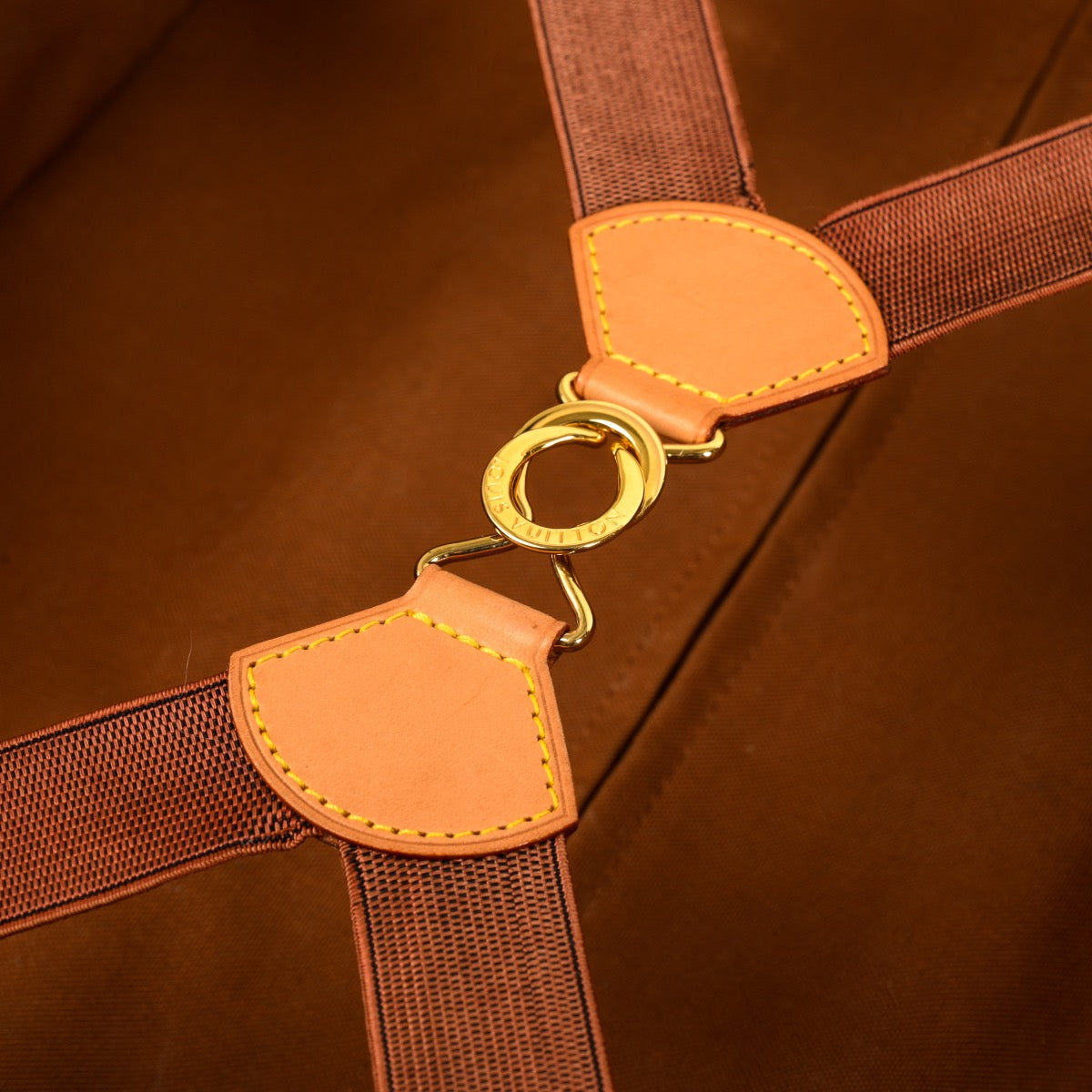 Authentic second hand Louis Vuitton suitcase Pegase 55 in very good condition on Labellov.com