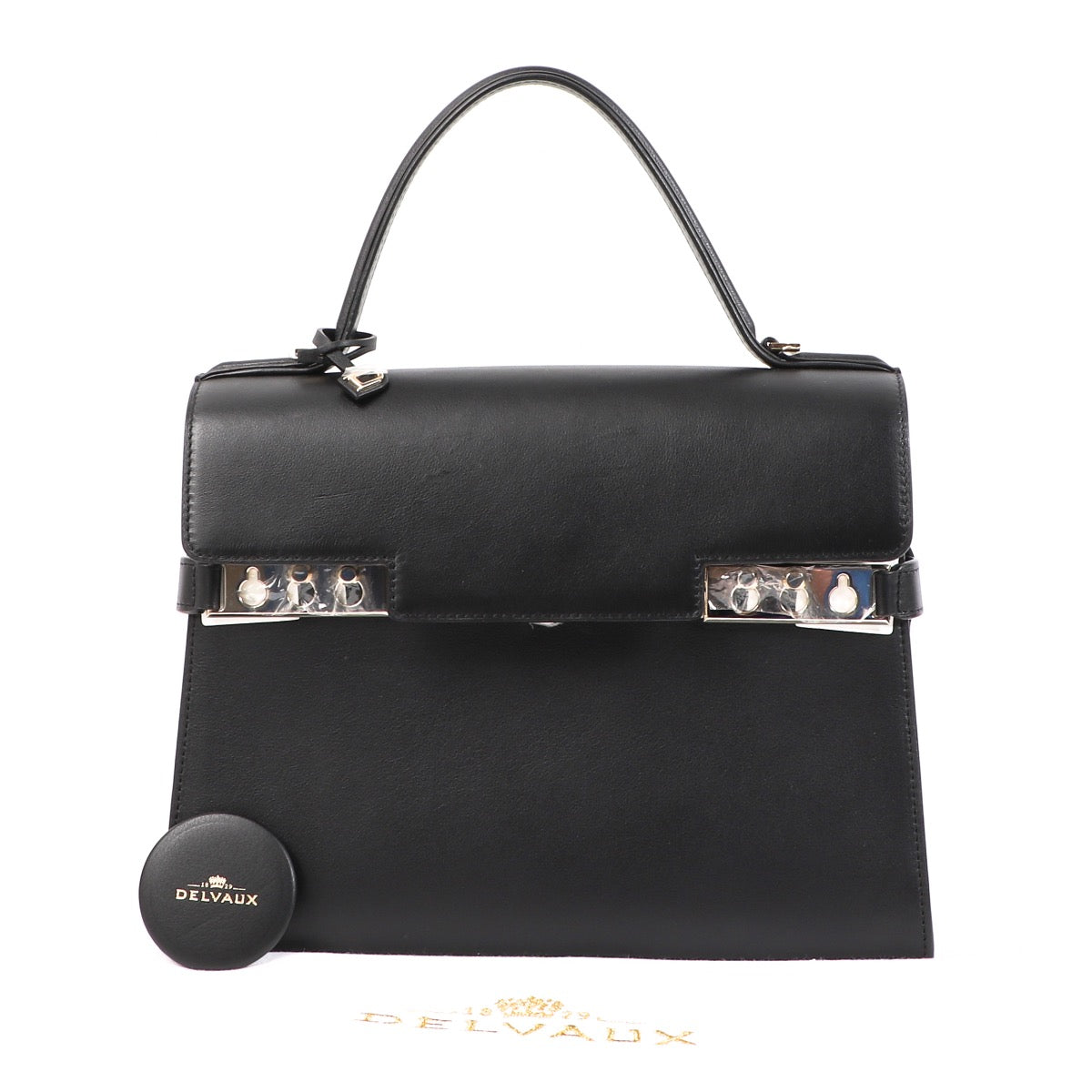 Sell and buy your 100% authentic Delvaux bags, at Labellov.