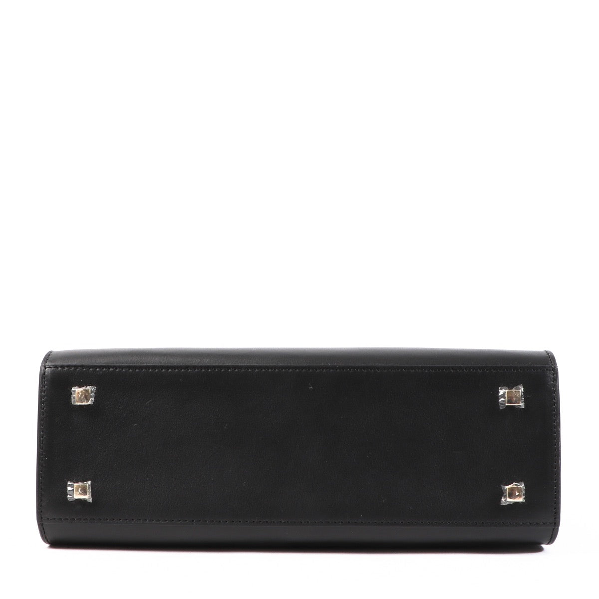 Sell and buy your 100% authentic Delvaux bags, at Labellov.