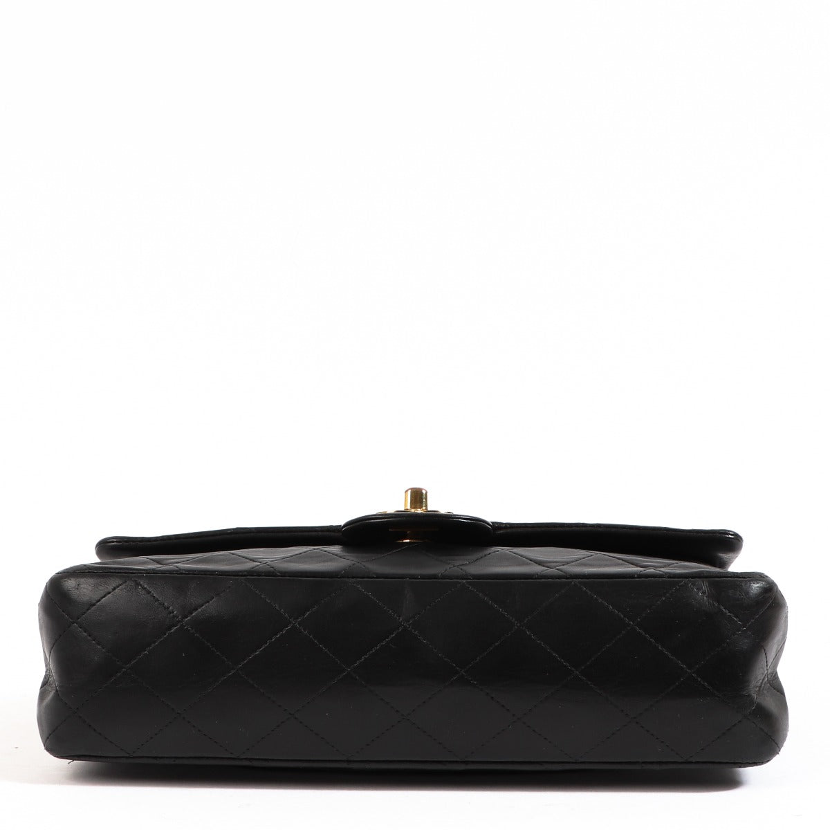 Sac Chanel vintage en agneau noir à rabat classique