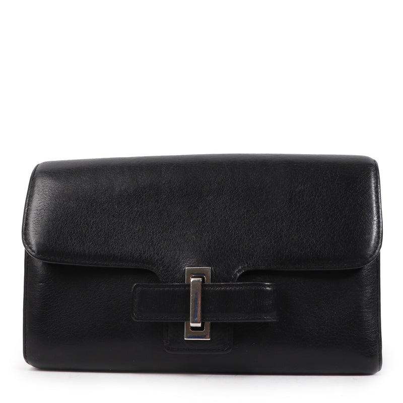 Buy authentic secondhand Delvaux wallet at the right price at LabelLOV vintage webshop. Safe and secure online shopping. Koop authentieke tweedehands Delvaux met juiste prijs bij LabelLOV.