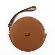 Shop safe online at Labellov in Antwerp this 100% authentic second hand Delvaux Camel Coin Case Wallet