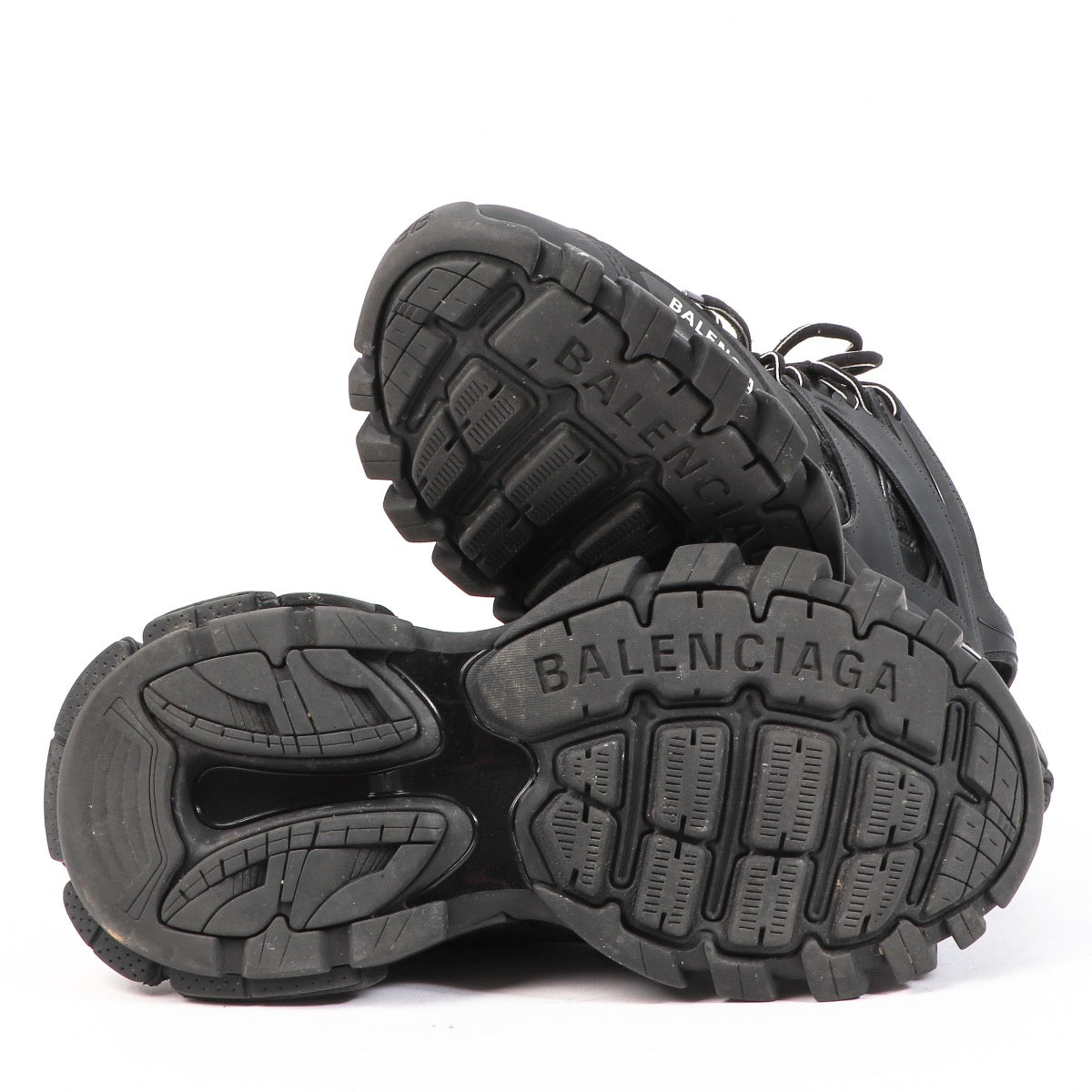 Buy authentic secondhand Balenciaga Sneakers at LabelLOV luxury at the right price. Koop authentieke tweedehands Balenciaga bij LabelLOV met juiste prijs.
