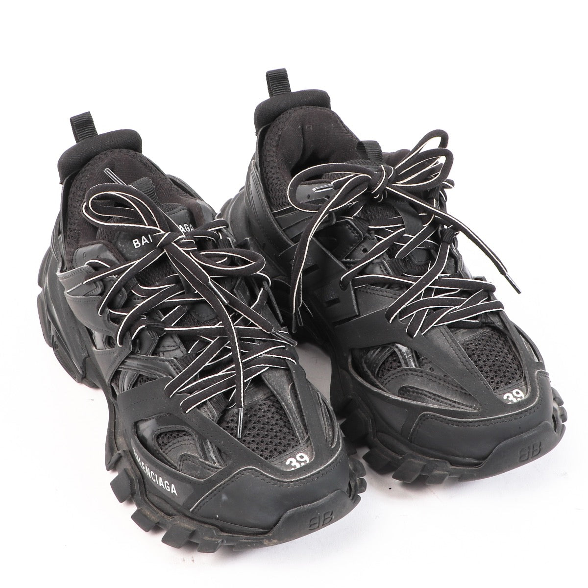 Buy authentic secondhand Balenciaga Sneakers at LabelLOV luxury at the right price. Koop authentieke tweedehands Balenciaga bij LabelLOV met juiste prijs.