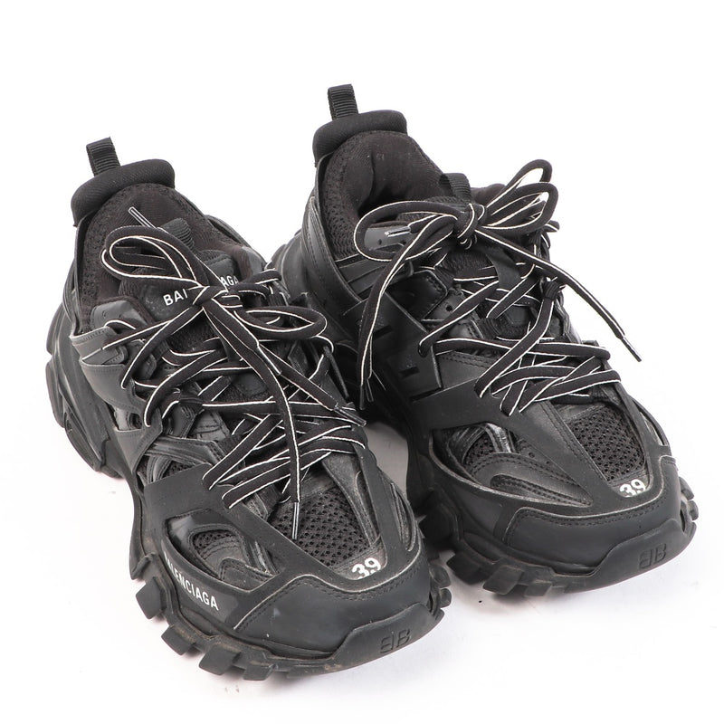 Buy authentic secondhand Balenciaga Sneakers at LabelLOV luxury at the right price. Koop authentieke tweedehands Balenciaga bij LabelLOV met juiste prijs.