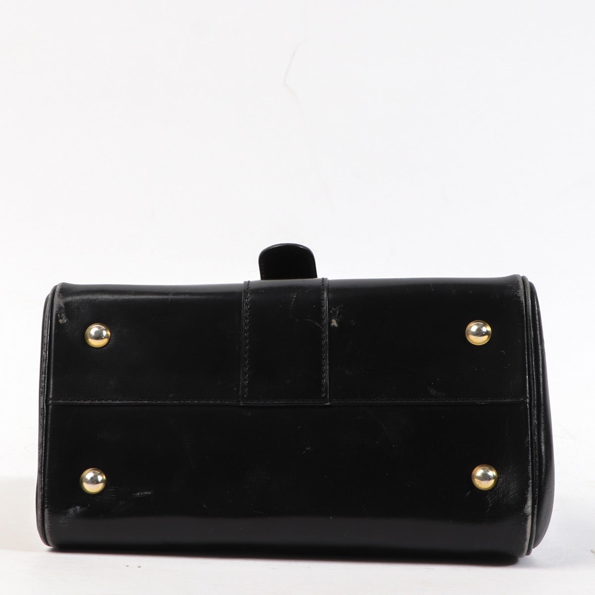 Buy this authentic second-hand vintage Delvaux Black Mini Brillant Bag at online webshop LabelLOV. Safe and secure shopping. Koop deze authentieke tweedehands vintage Delvaux Black Mini Brillant Bag bij online webshop LabelLOV.