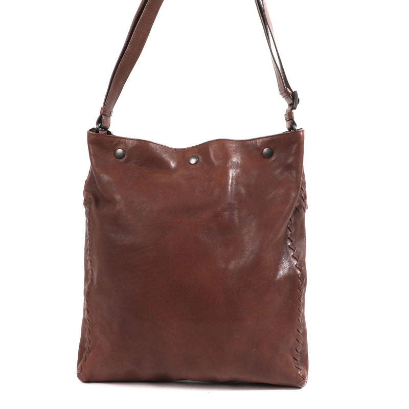 Buy an authentic second-hand Bottega Veneta Brown Leather Shoulder Bag in good condition at Labellov in Antwerp.