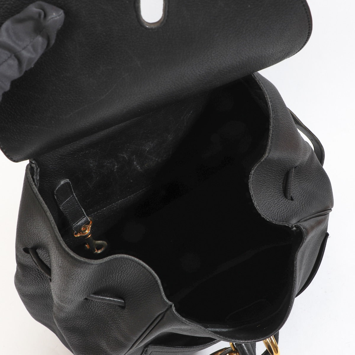 Buy an authentic second-hand Delvaux Black Lucifer Backpack in very good condition at Labellov in Antwerp.