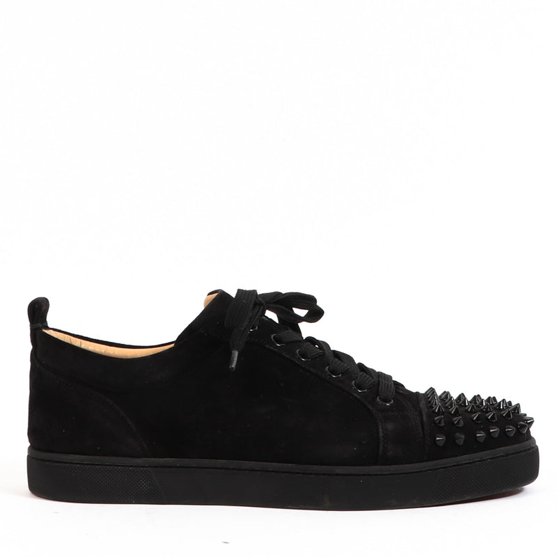 Buy authentic second-hand Christian Louboutin Black Veau Velours Louis Junior Spike Women Sneakers Size - 40 in very good condition at Labellov in Antwerp.