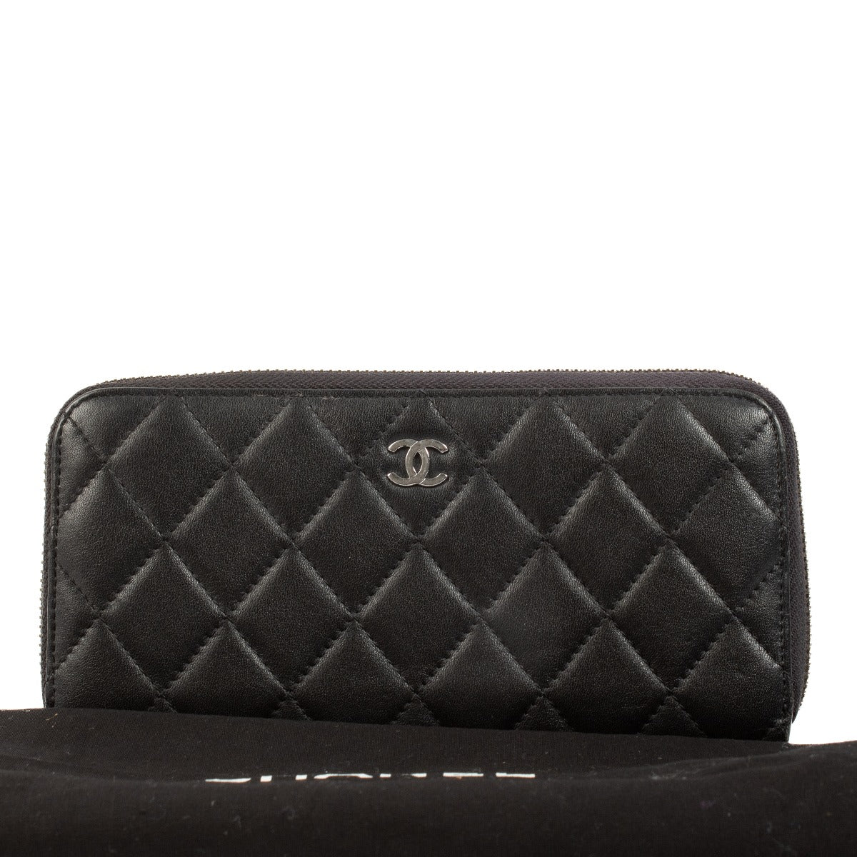 Shop 100% authentic secondhand Chanel Black Classic Zipped Wallet on Labellov.com