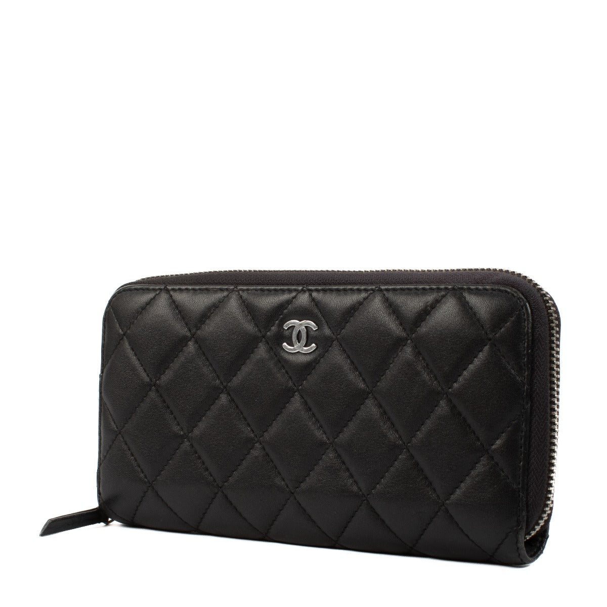 Shop 100% authentic secondhand Chanel Black Classic Zipped Wallet on Labellov.com