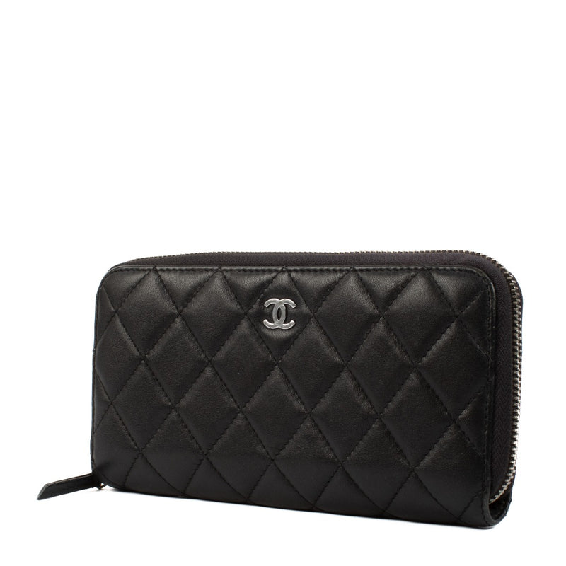 Shop 100% authentic secondhand Chanel Black Classic Zipped Wallet on Labellov.com