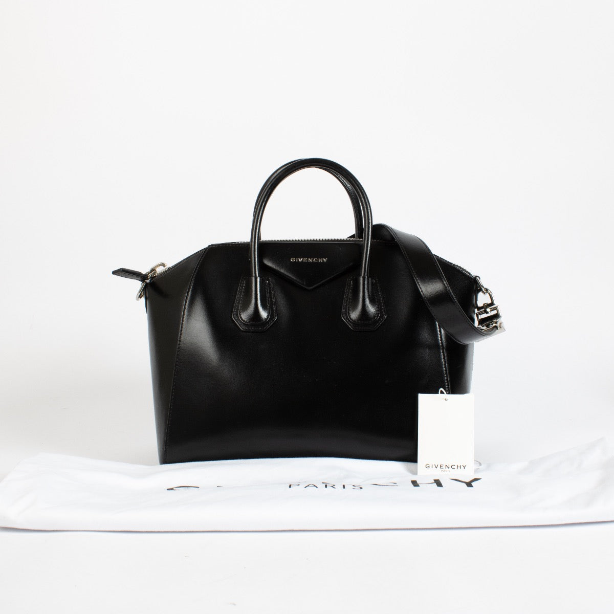 shop 100% authentic second hand Givenchy Black Antigona Medium Bag on Labellov.com