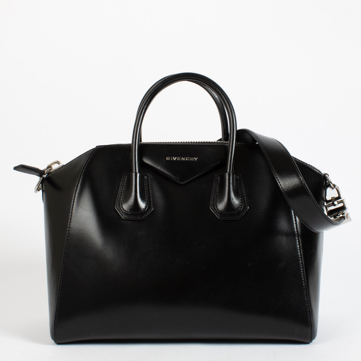 shop 100% authentic second hand Givenchy Black Antigona Medium Bag on Labellov.com