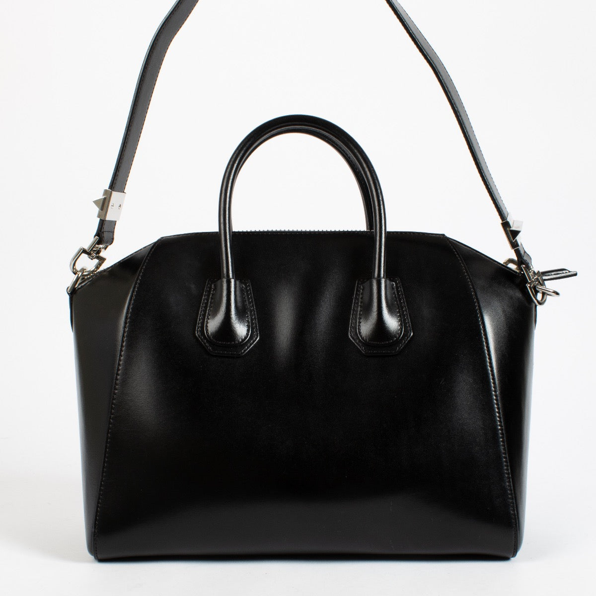 shop 100% authentic second hand Givenchy Black Antigona Medium Bag on Labellov.com