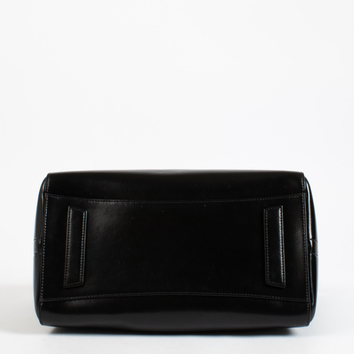 shop 100% authentic second hand Givenchy Black Antigona Medium Bag on Labellov.com