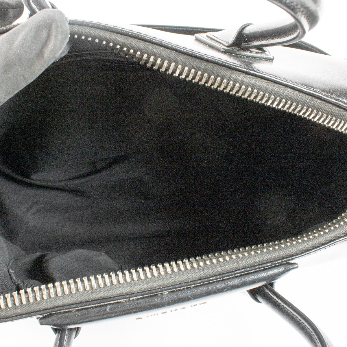shop 100% authentic second hand Givenchy Black Antigona Medium Bag on Labellov.com