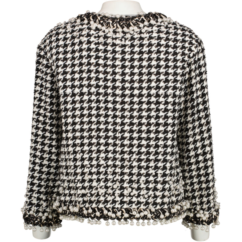 Shop an authentic second hand Chanel Black and White Houndstooth Jacket with Pearls on Labellov.com