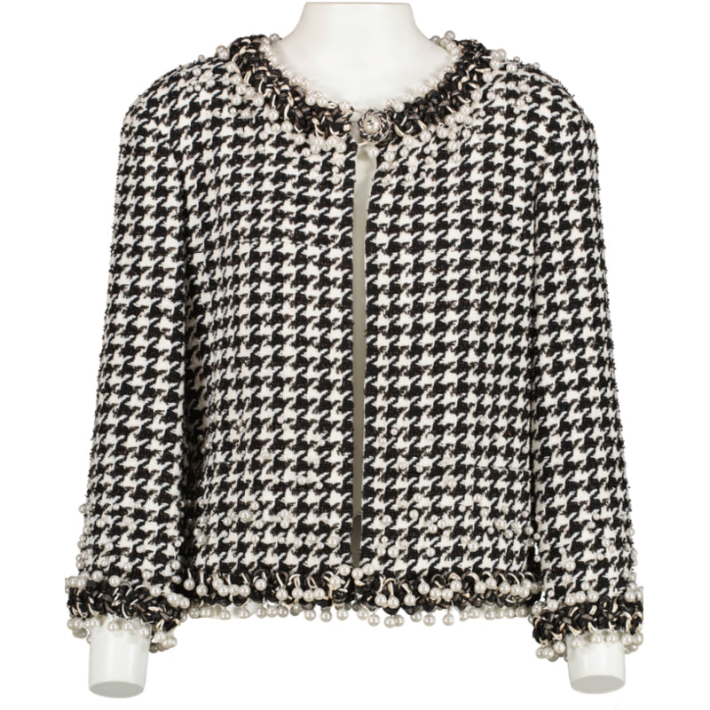 Shop an authentic second hand Chanel Black and White Houndstooth Jacket with Pearls on Labellov.com