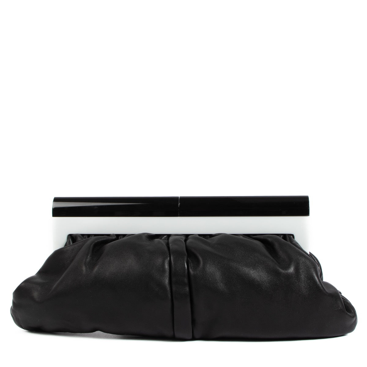 Pochette Chanel en cuir noir